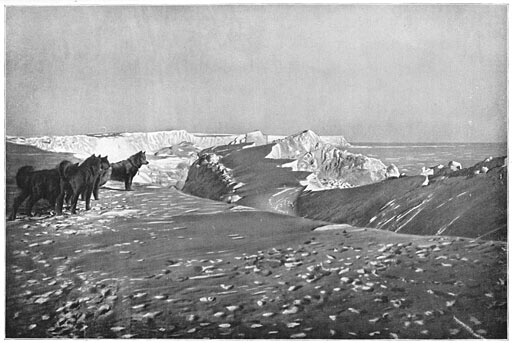 IJsmassa's, tegen het front van de Barri&egrave;re opgestuwd.