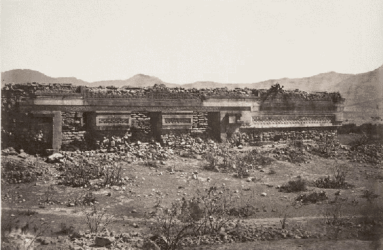 Quatrieme Palais, &agrave; Mitla, fa&ccedil;ade occidentale.