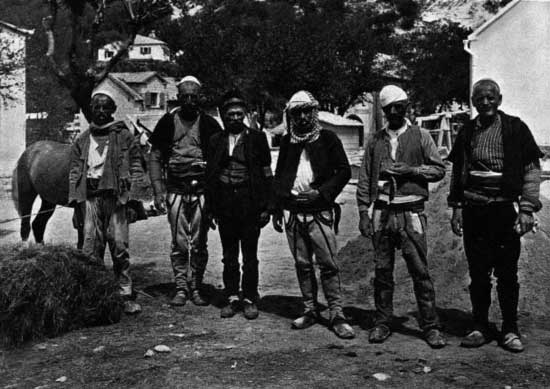 ALBANIAN HORSE-DEALERS, CATTARO

To face page 388