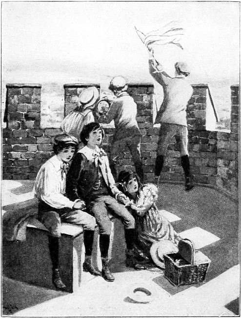 "DENNY HELD ALICE'S AND NO&Euml;L'S HANDS"