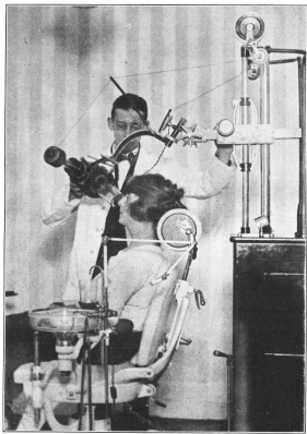 Copyright, Keystone View Co.


X-RAYING THE TEETH AND JAW. HEALTH OFTEN DEPENDS ON THEIR GOOD
CONDITION