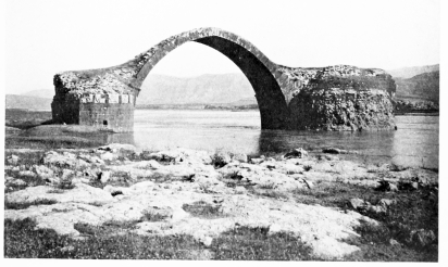 Fig. 186.&mdash;JEZÎRET IBN ’UMAR, BRIDGE.
