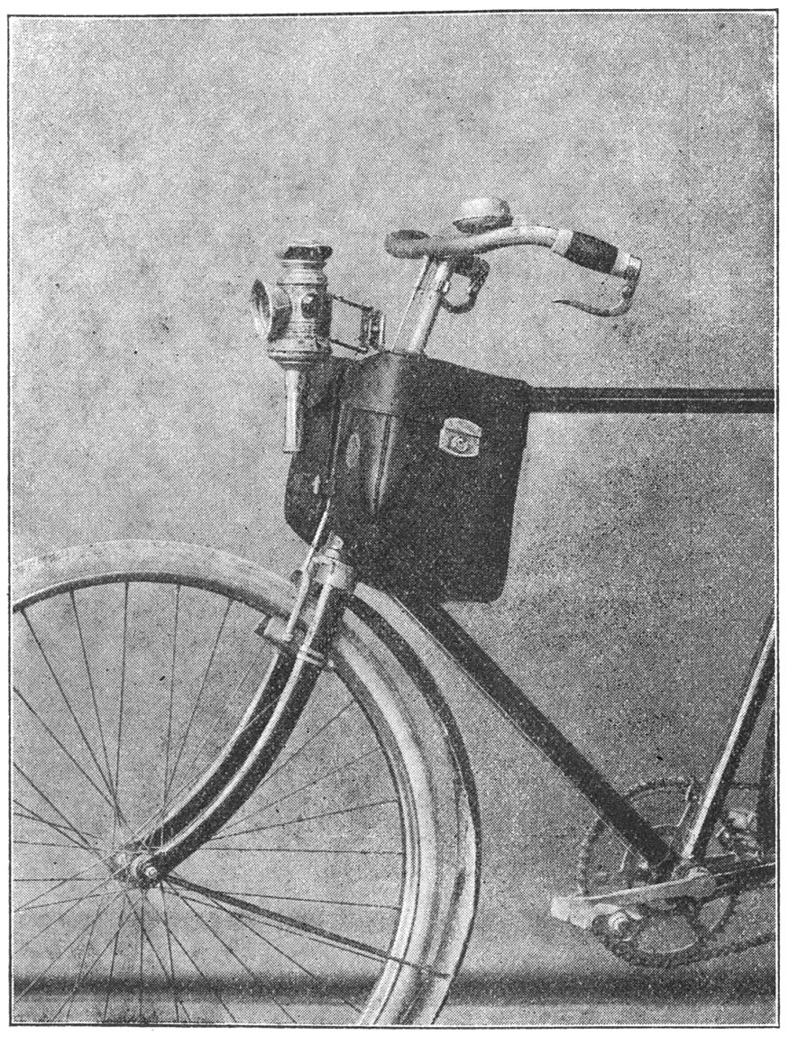 Photo van tasch op rijwiel.