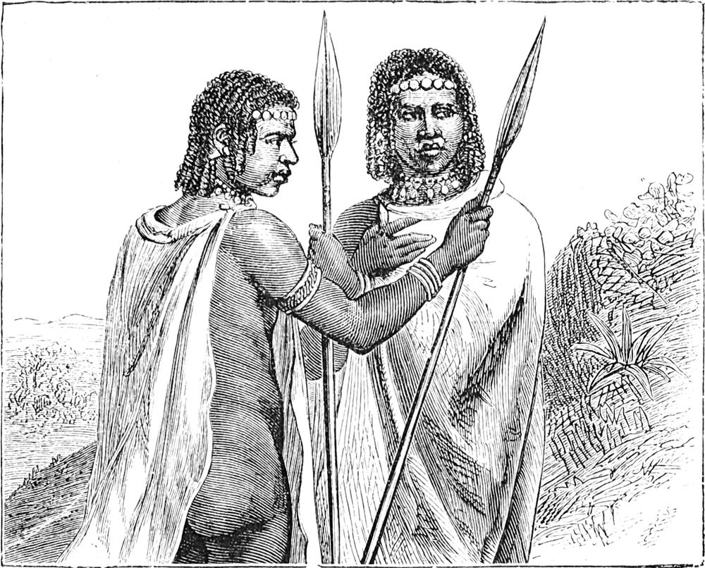 Zwei Wasagara-Männer, mit
  Speeren bewaffnet